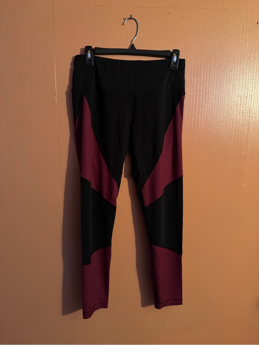 90 Degree by Reflex Women’s Active Leggings Black Burgundy Colorblock Size M